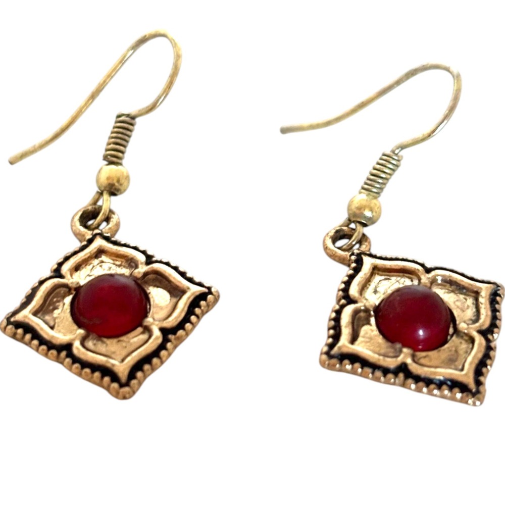 Vintage Style Red Cabochon Antiqued Gold Tone Square‎ Filigree Drop Earrings - Picture 3 of 3